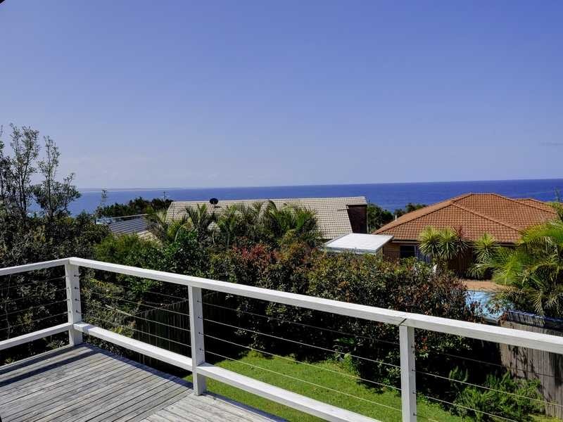 84 Lakeview Crescent, Forster NSW 2428