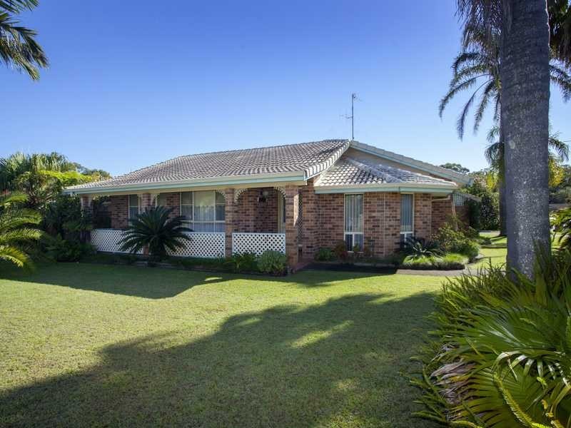 2 Bahama Place, Tuncurry NSW 2428