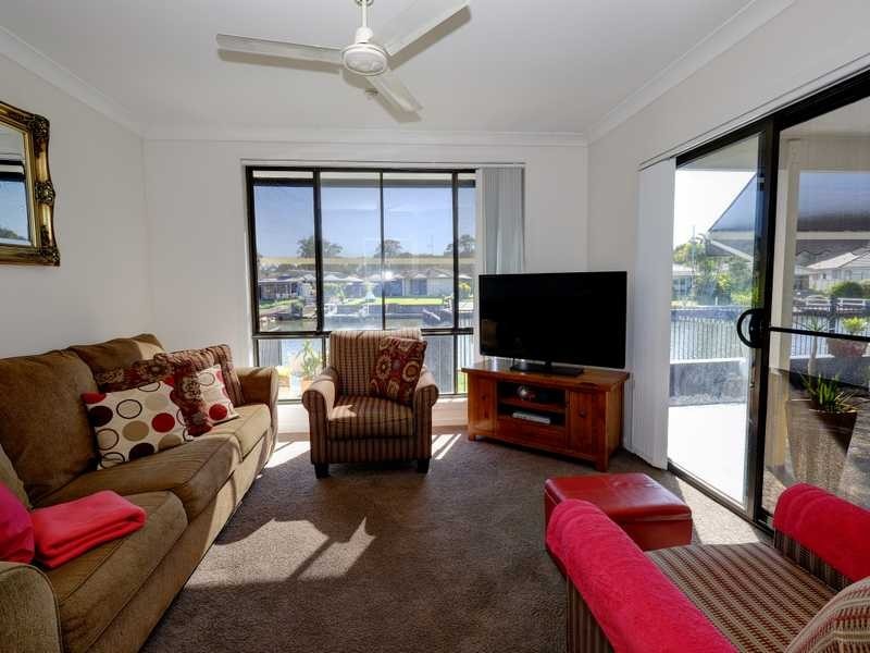8 Roebuck Key, Forster NSW 2428