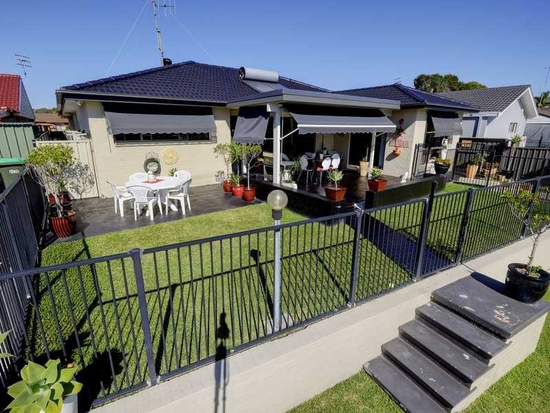 8 Roebuck Key, Forster NSW 2428