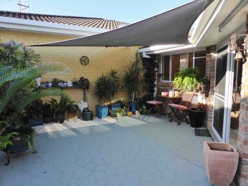 2/7 Akala Avenue, Forster NSW 2428