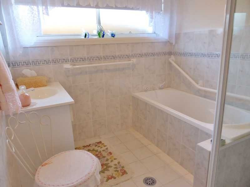 2/7 Akala Avenue, Forster NSW 2428