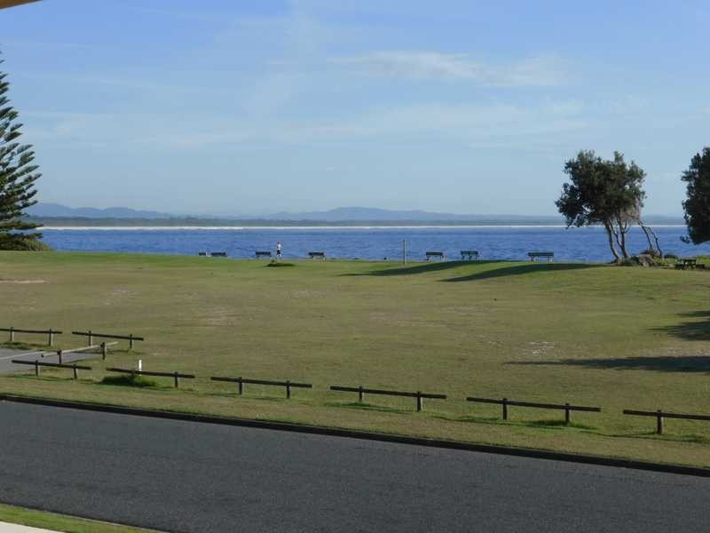 4/94 Head Street ‘Seaspray’, Forster NSW 2428