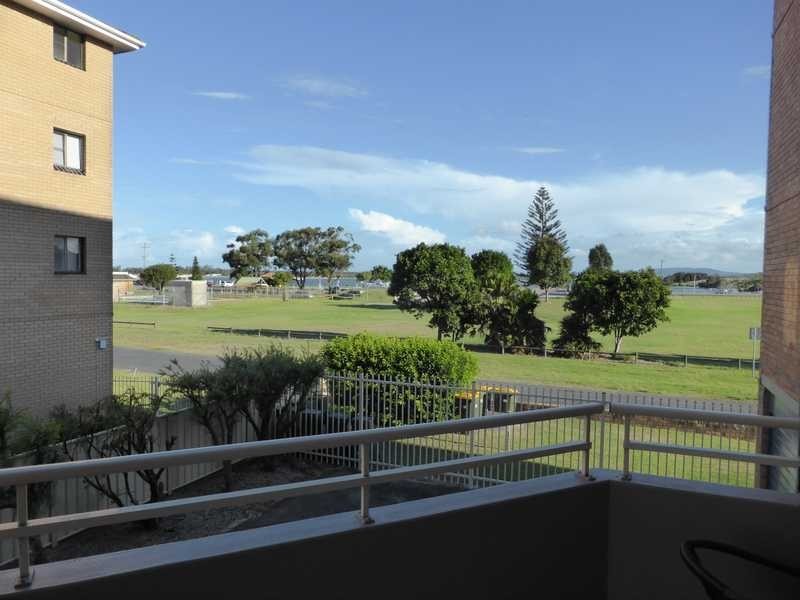 13/8 Taree Street ‘The Pines’, Tuncurry NSW 2428