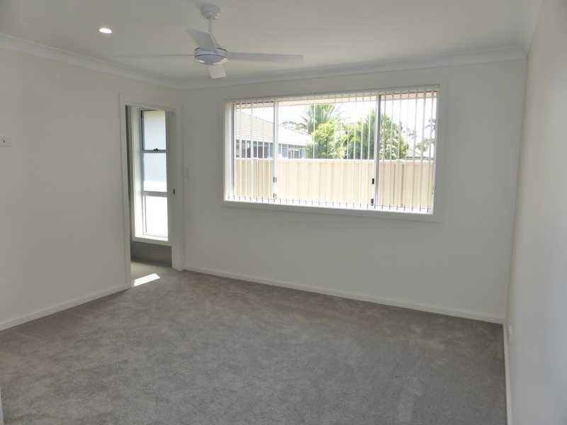 2/9 The Lakes Way, Forster NSW 2428