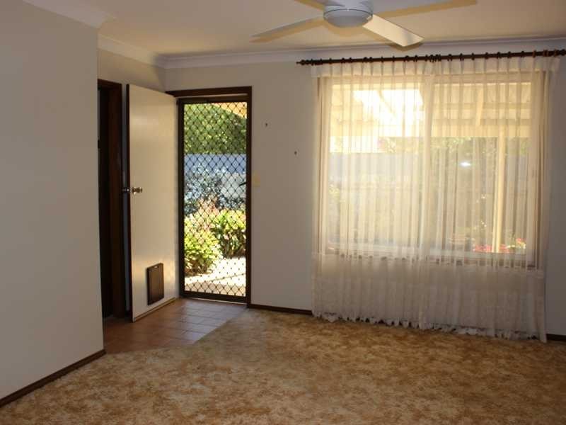 2/5 Sciacca Avenue, Tuncurry NSW 2428