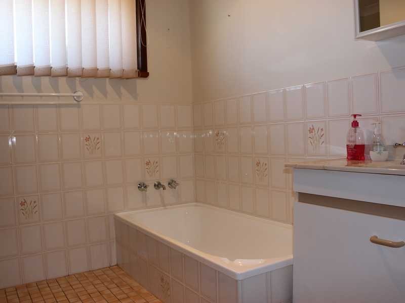 2/5 Sciacca Avenue, Tuncurry NSW 2428