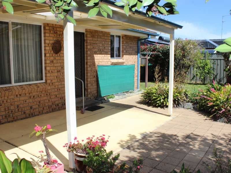 2/5 Sciacca Avenue, Tuncurry NSW 2428