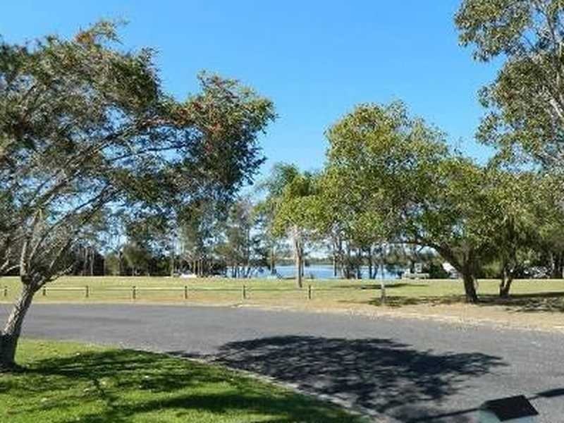 2 Sirius Key, Forster NSW 2428