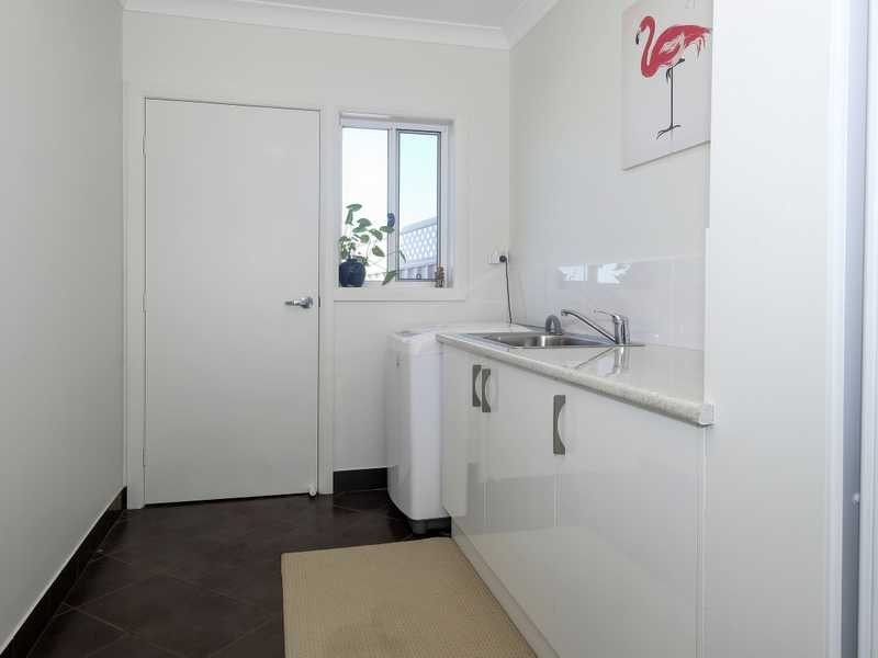 1/8 Wirrana Circuit, Forster NSW 2428