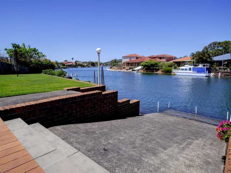 16 Supply Ave, Forster NSW 2428