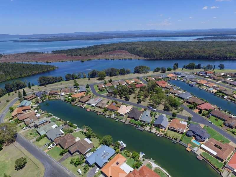 16 Supply Ave, Forster NSW 2428