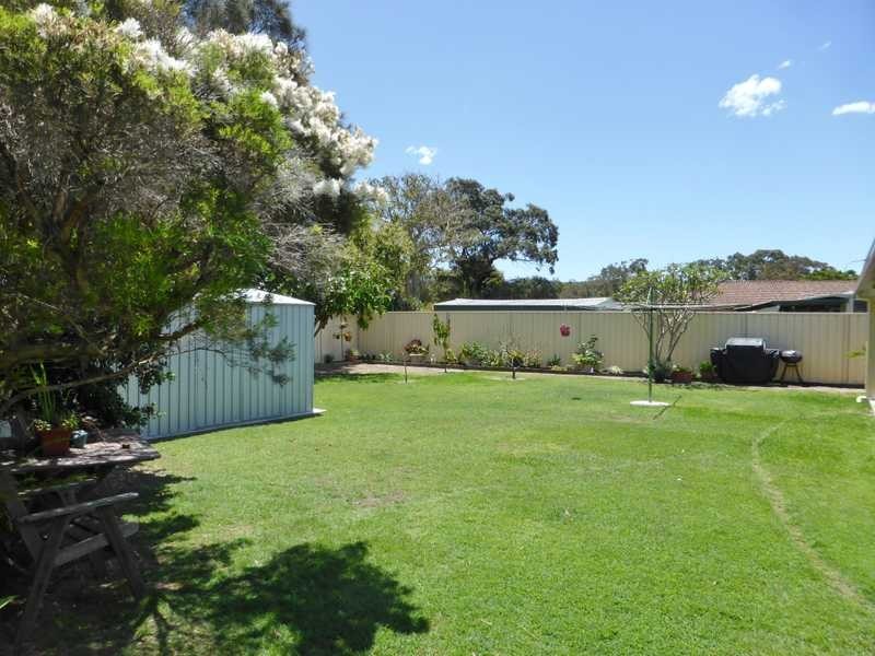 13 Goldens Road, Forster NSW 2428