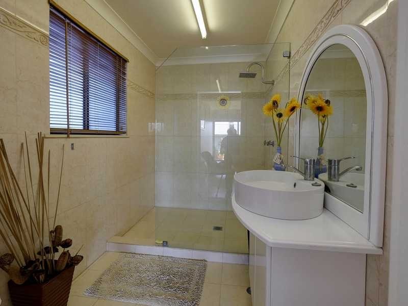 16 Lakeview Crescent, Forster NSW 2428