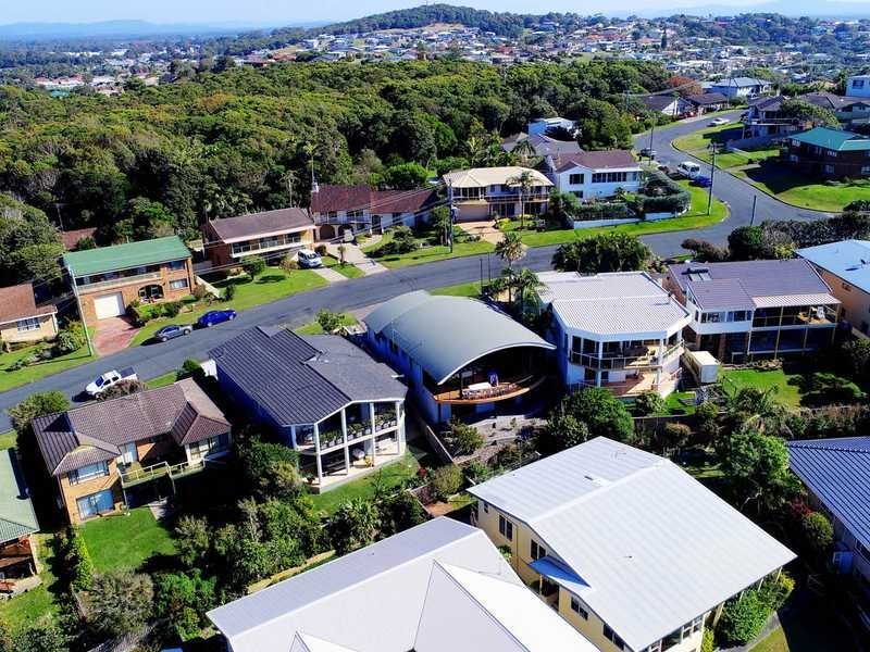 16 Lakeview Crescent, Forster NSW 2428