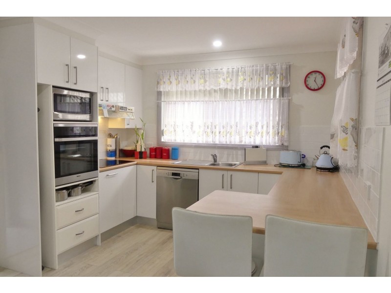 2/12 Oasis Parade, Tuncurry NSW 2428