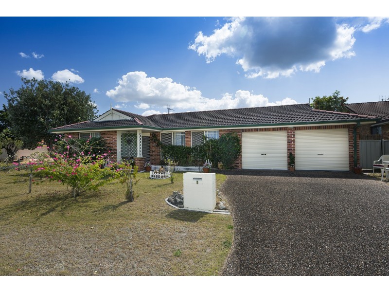 1 Erica Place, Tuncurry NSW 2428