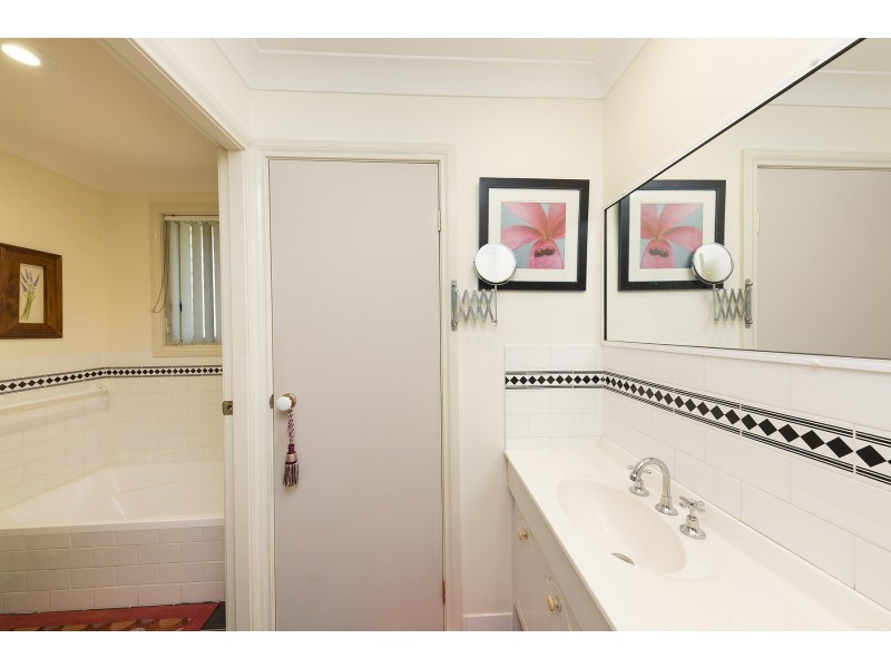 1 Erica Place, Tuncurry NSW 2428