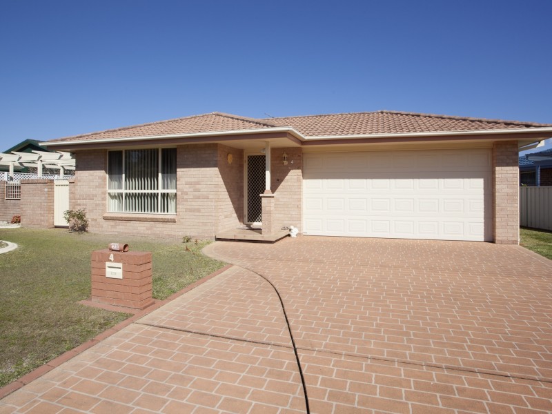 4 Michaela  Place, Forster NSW 2428