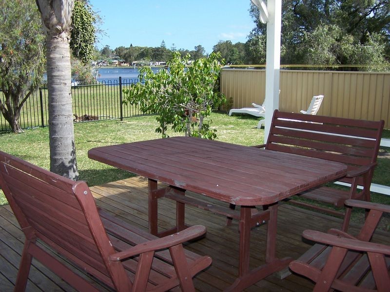 14 Restpoint Parade, Tuncurry NSW 2428