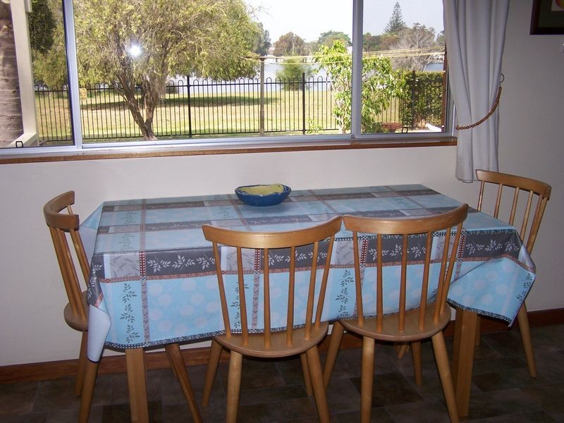 14 Restpoint Parade, Tuncurry NSW 2428