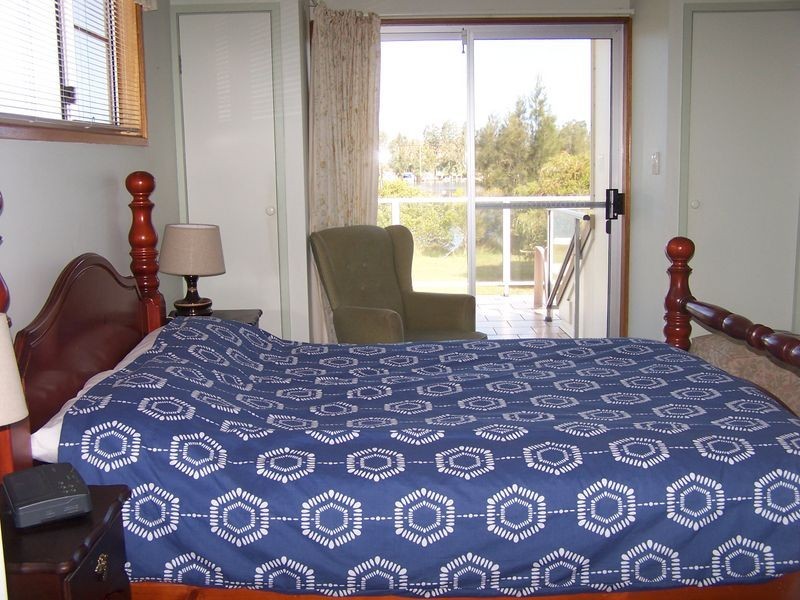 14 Restpoint Parade, Tuncurry NSW 2428