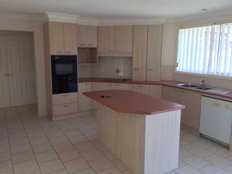 Villa 1/8 Wills Court, Forster NSW 2428