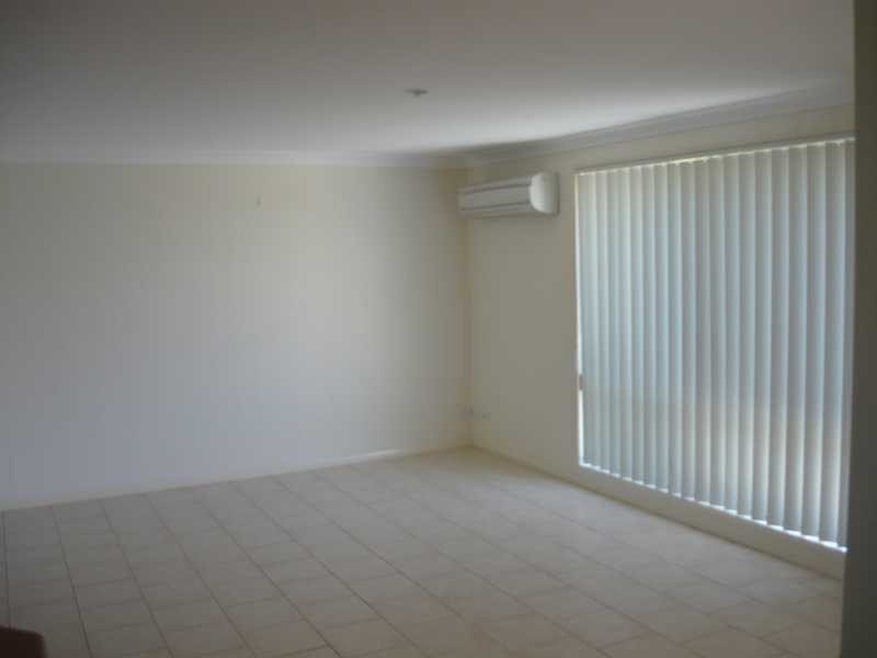 Villa 1/8 Wills Court, Forster NSW 2428