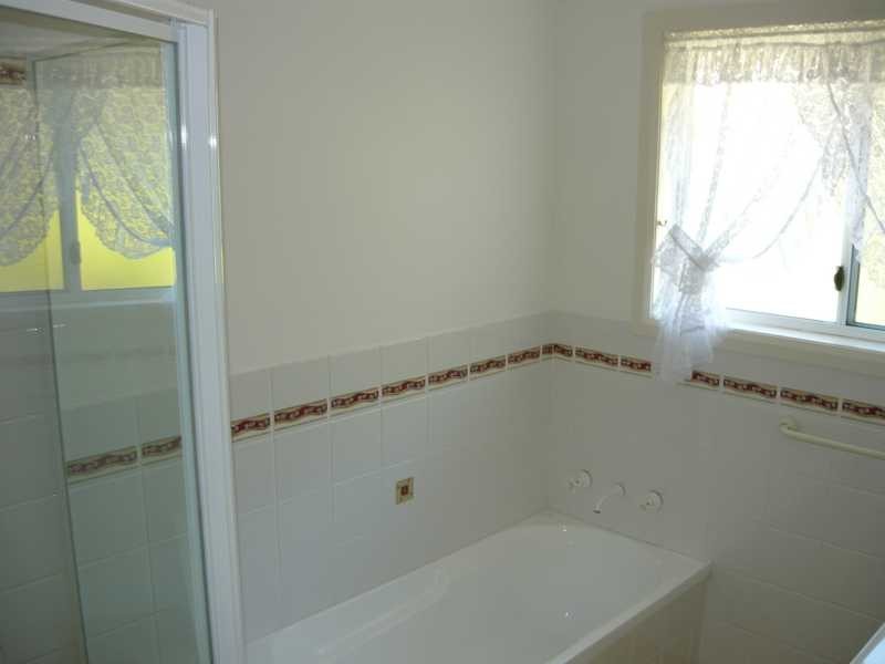 Villa 1/8 Wills Court, Forster NSW 2428