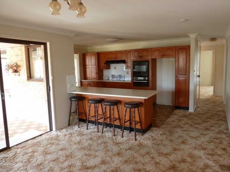 9 Friendship Key, Forster NSW 2428