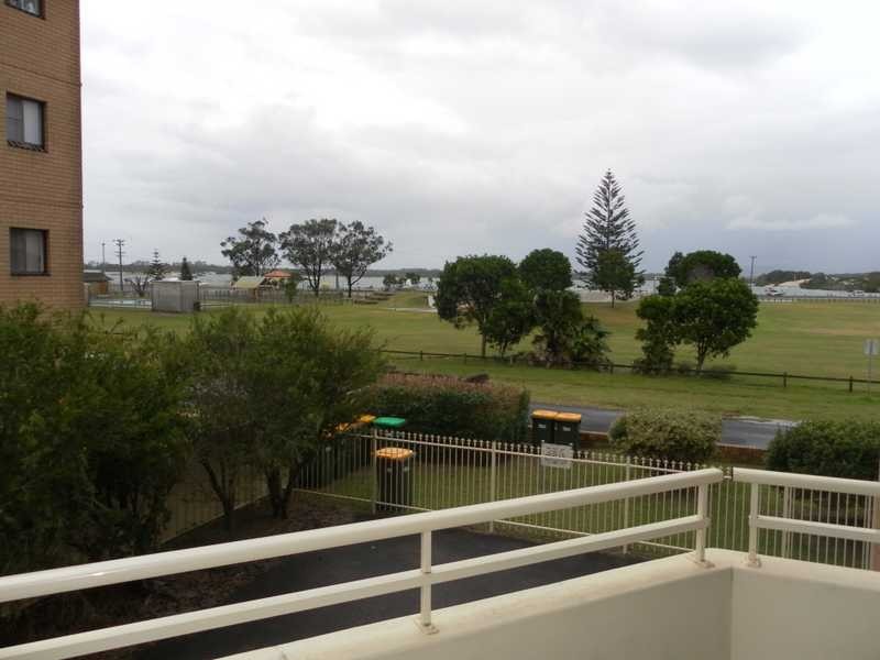 13/8 Taree St, Tuncurry NSW 2428