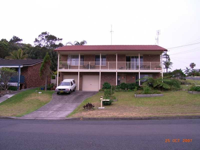 21 Lakeview Crescent, Forster NSW 2428