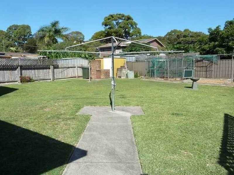 8 Kolang Place, Forster NSW 2428