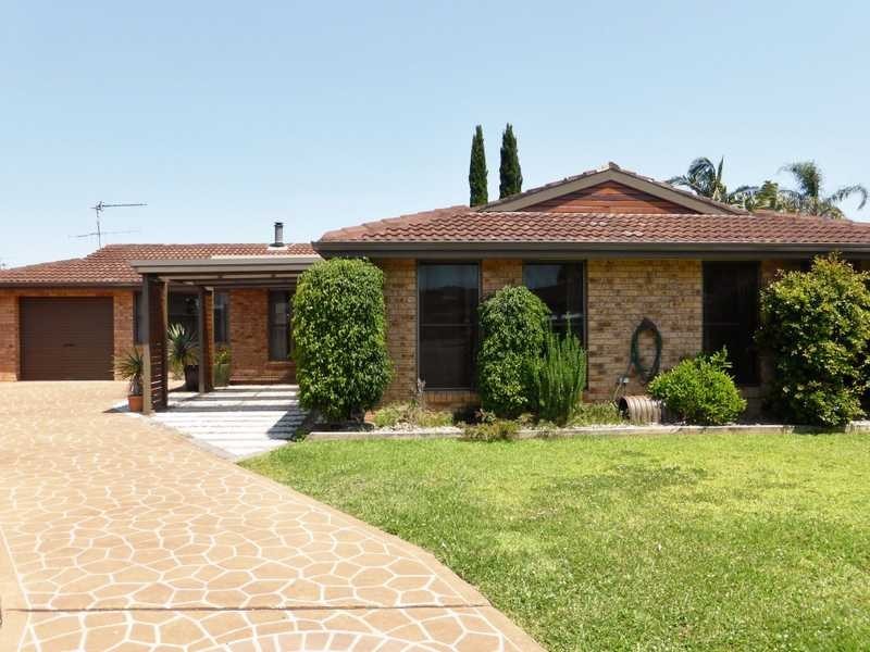 3 Mountview Pde, Tuncurry NSW 2428