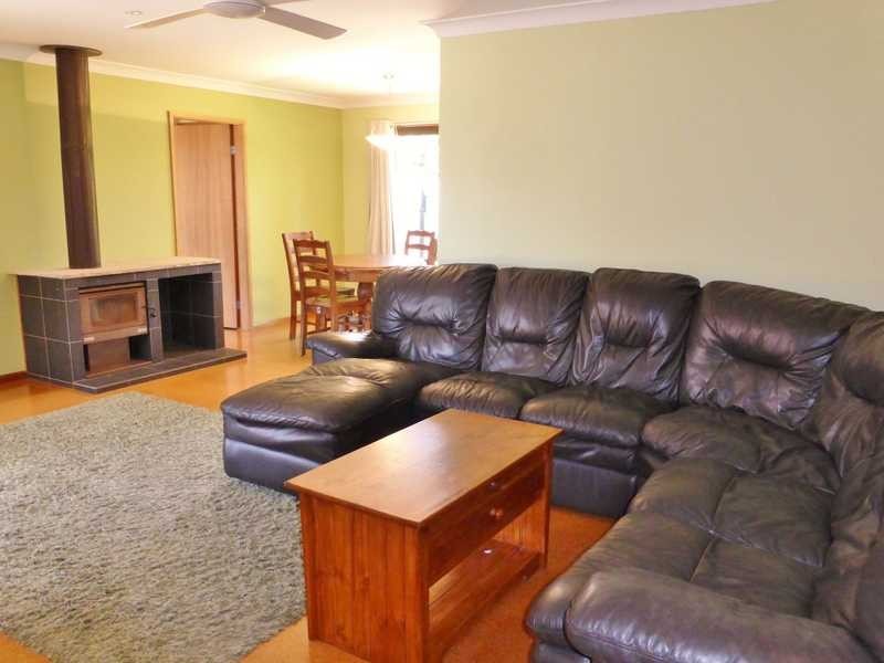 3 Mountview Pde, Tuncurry NSW 2428