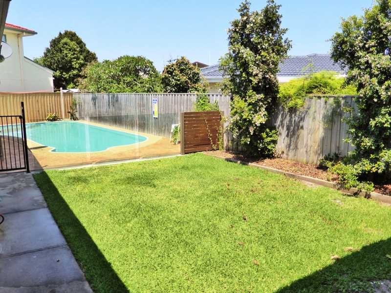 3 Mountview Pde, Tuncurry NSW 2428