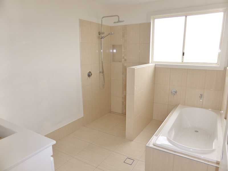 2/4 Tuncurry Street, Tuncurry NSW 2428
