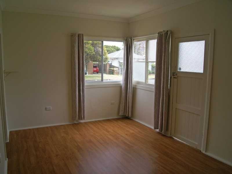1/10 Douglas Avenue, Forster NSW 2428