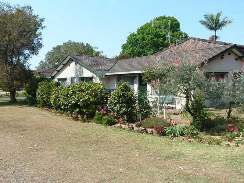 10 Elizabeth Parade, Forster NSW 2428