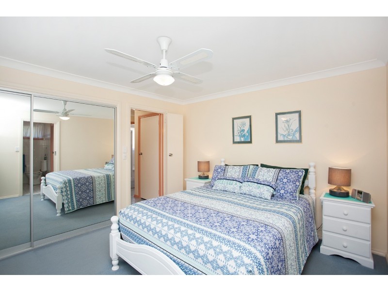 Villa 1/12 Oasis Parade, Tuncurry NSW 2428