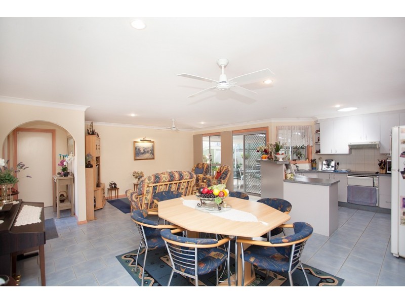 Villa 1/12 Oasis Parade, Tuncurry NSW 2428