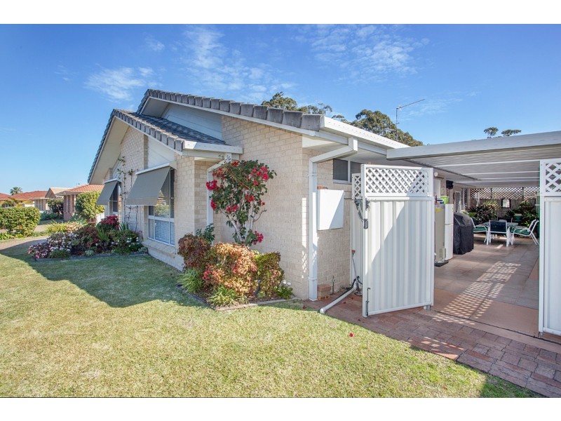 Villa 1/12 Oasis Parade, Tuncurry NSW 2428
