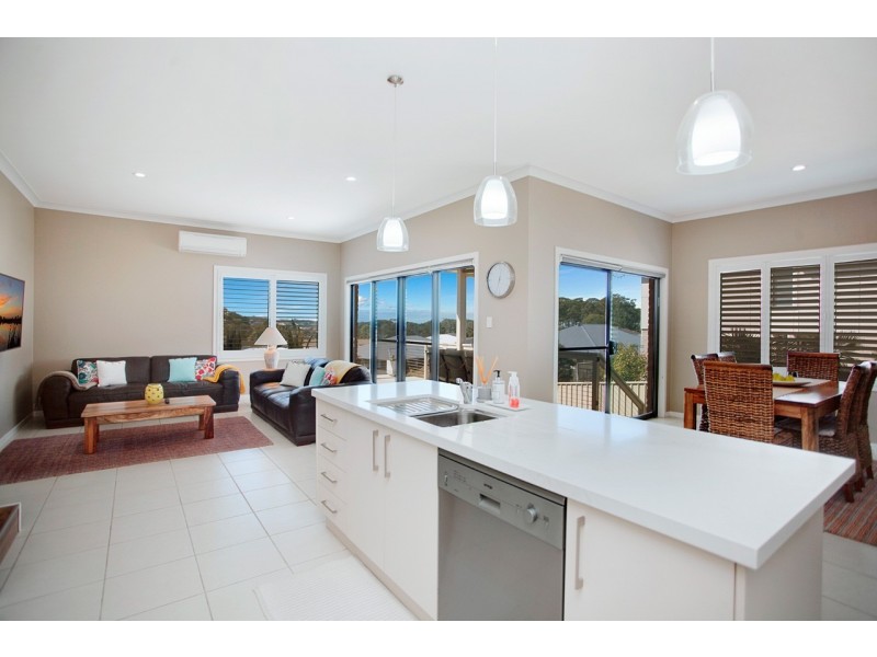 14 Greenview Drive, Black Head NSW 2430
