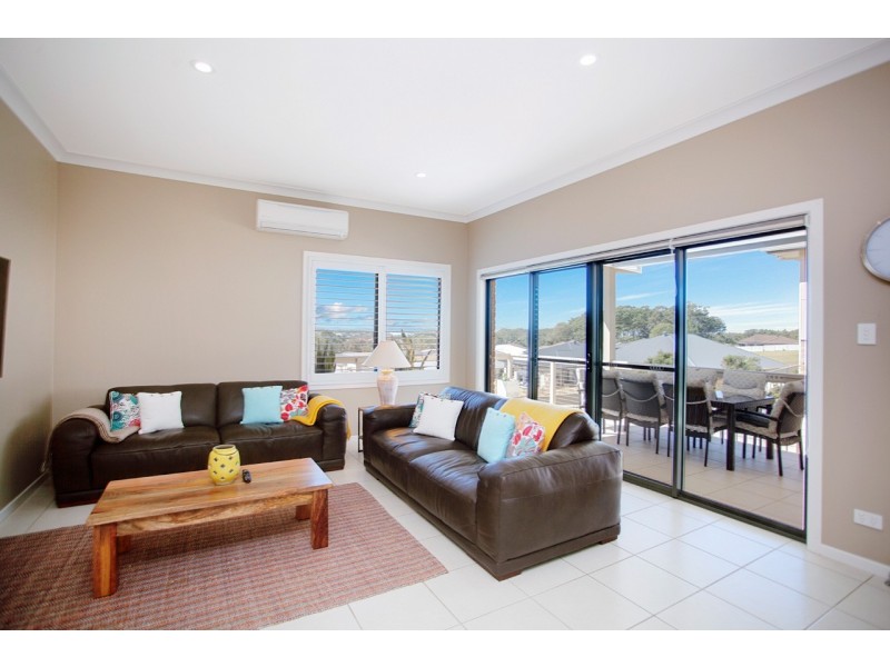 14 Greenview Drive, Black Head NSW 2430