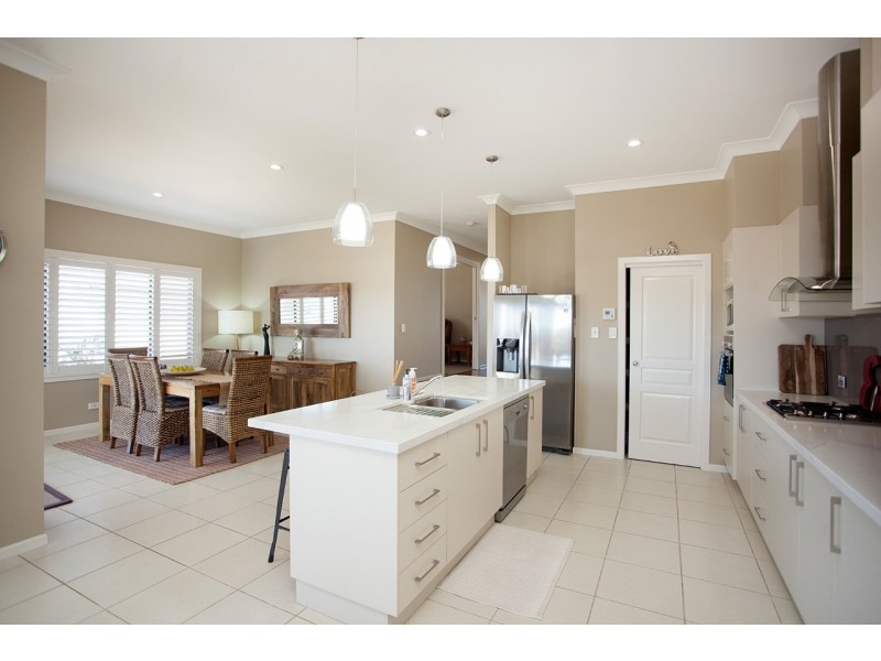 14 Greenview Drive, Black Head NSW 2430