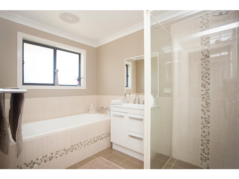 14 Greenview Drive, Black Head NSW 2430