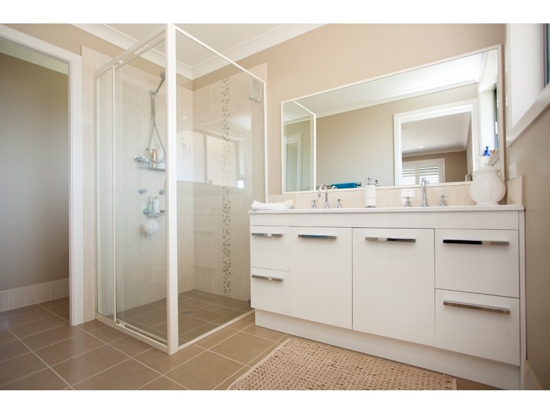 14 Greenview Drive, Black Head NSW 2430