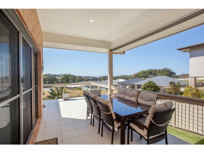 14 Greenview Drive, Black Head NSW 2430