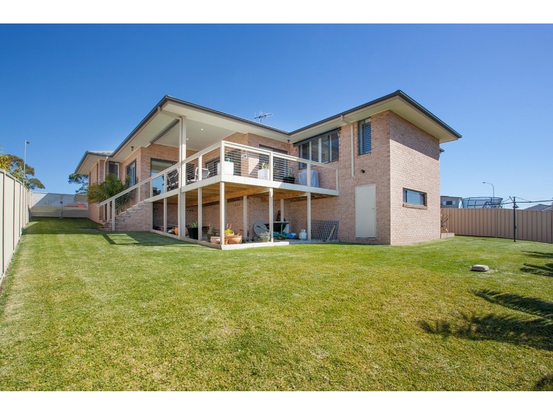 14 Greenview Drive, Black Head NSW 2430