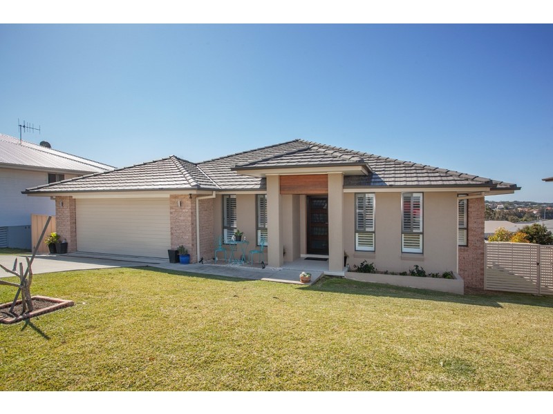 14 Greenview Drive, Black Head NSW 2430